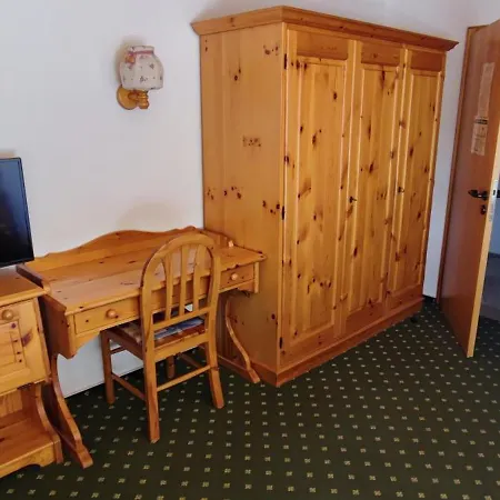 ホテル Landgasthaus Backhof-helmle