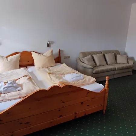 Landgasthaus Backhof-helmle ブライトナウ