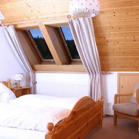 Otel Landgasthaus Backhof-helmle